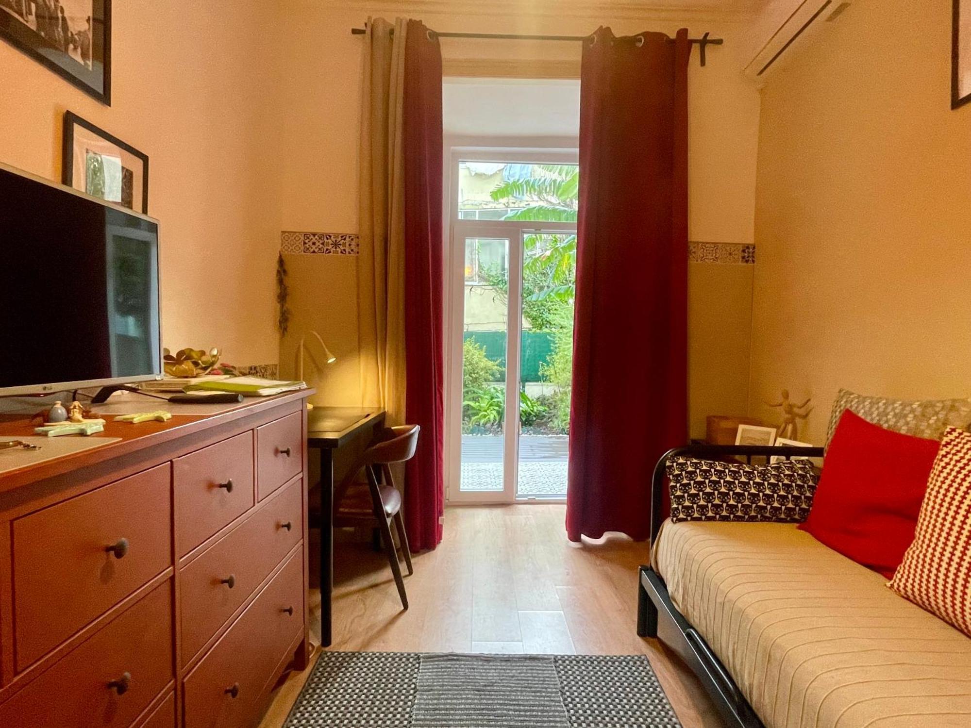 Sunny Orange Garden Apartment In Central Lissabon Exterior foto