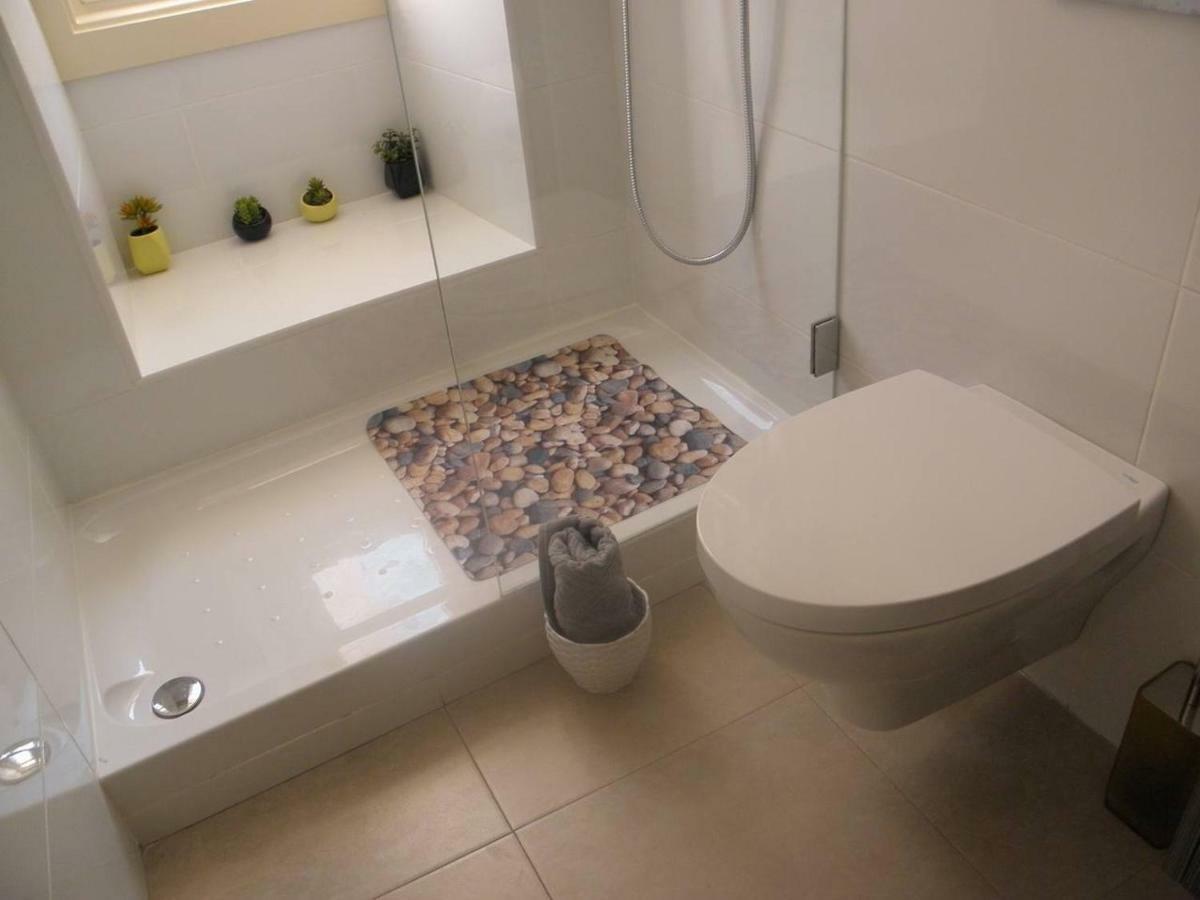 Sunny Orange Garden Apartment In Central Lissabon Exterior foto